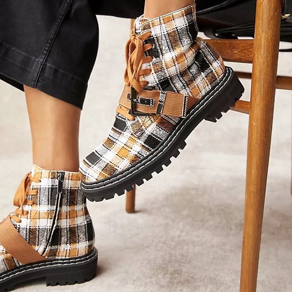 🆕{Cecelia New York} Gingerbread Leather Lug Sole Boots - Picture 15 of 16